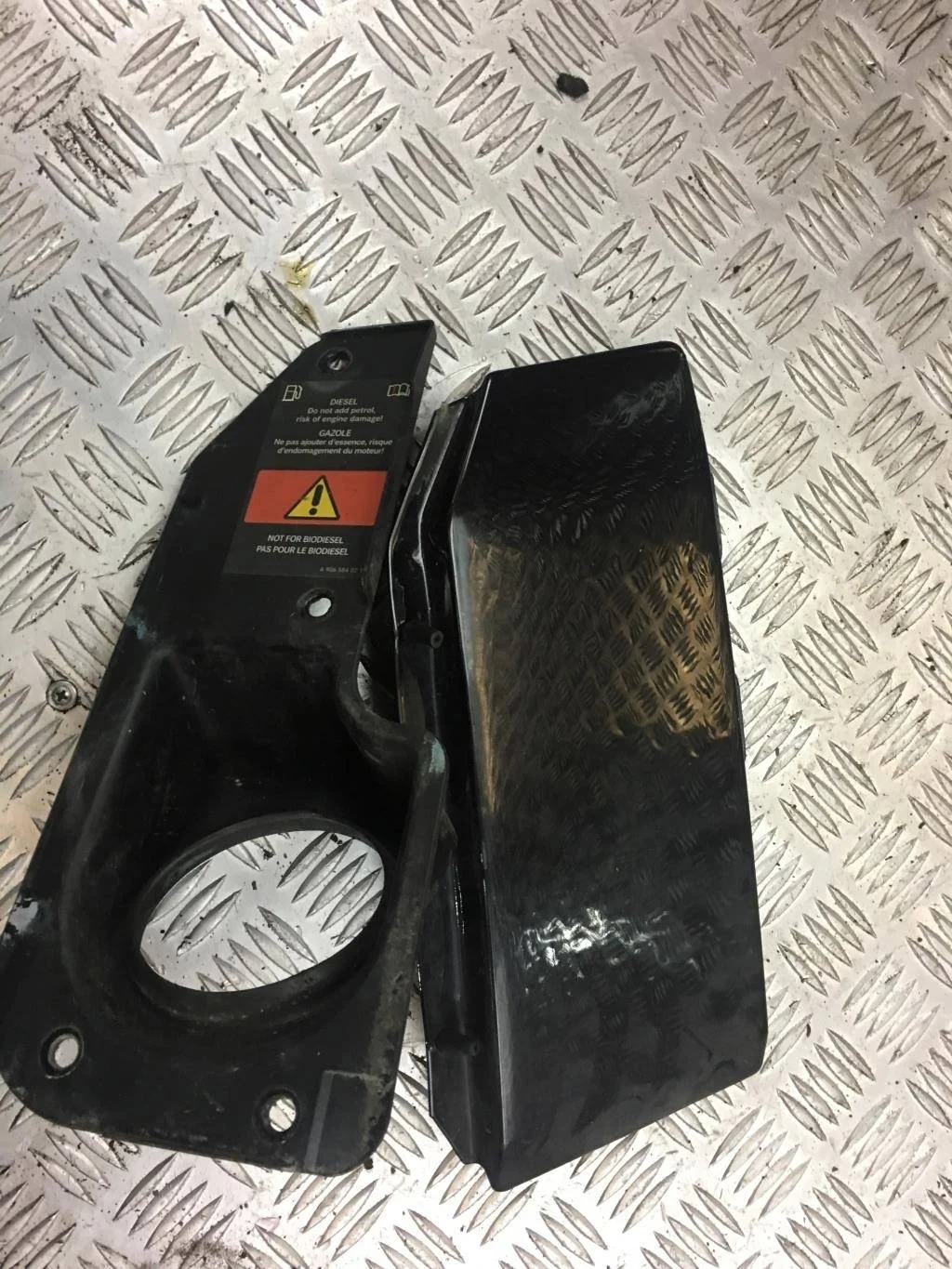 Лючок бензобака Volkswagen Crafter I (2006—2011)