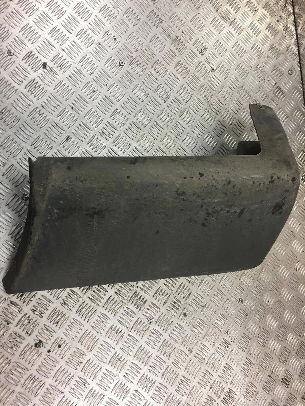 Клык заднего бампера правый FORD Transit VII (200