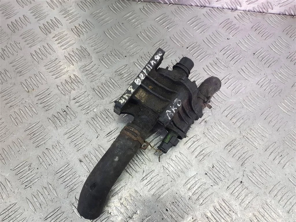 Корпус термостата Citroen Berlingo I рестайлинг (