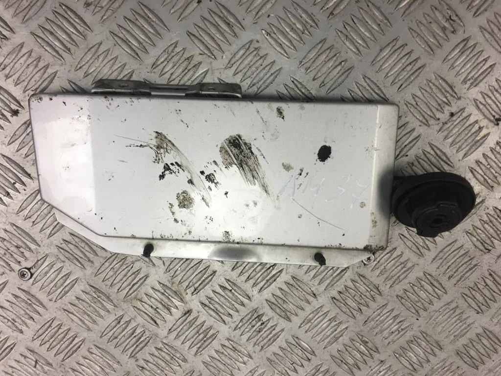 Лючок бензобака Volkswagen Crafter I (2006—2011)