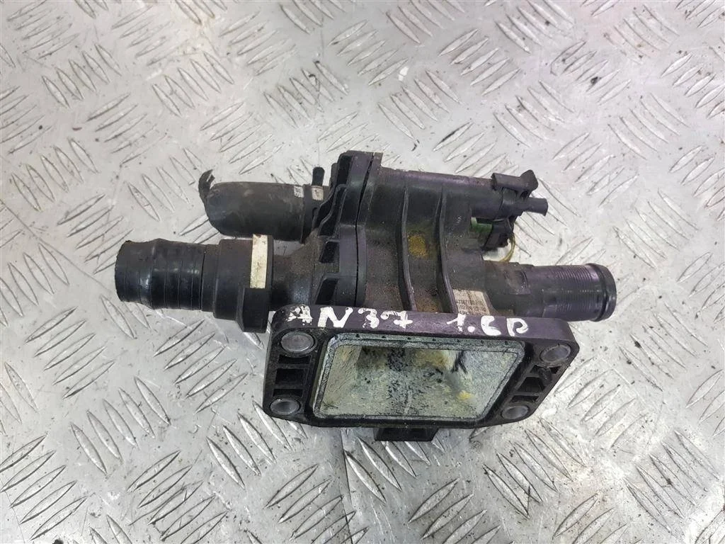 Корпус термостата Citroen Berlingo I рестайлинг (