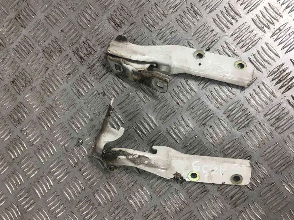 Петля капота левая Fiat Doblo I рестайлинг (2005—