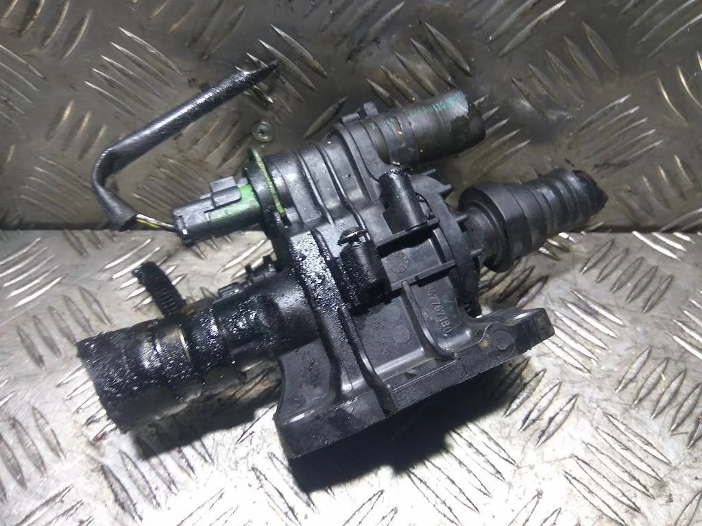 Корпус термостата Citroen Berlingo I рестайлинг (