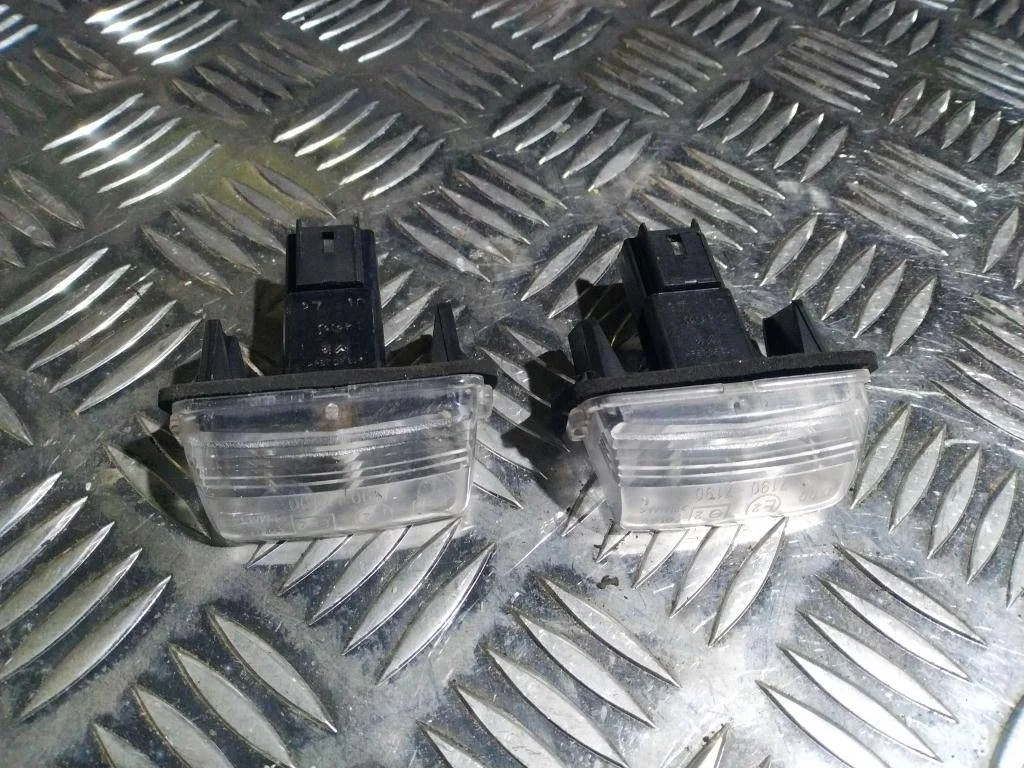 Фонарь номерного знака Peugeot Partner II рестайл