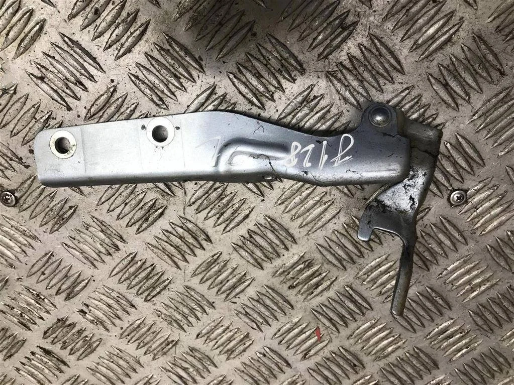 Петля капота левая Fiat Doblo I рестайлинг (2005—