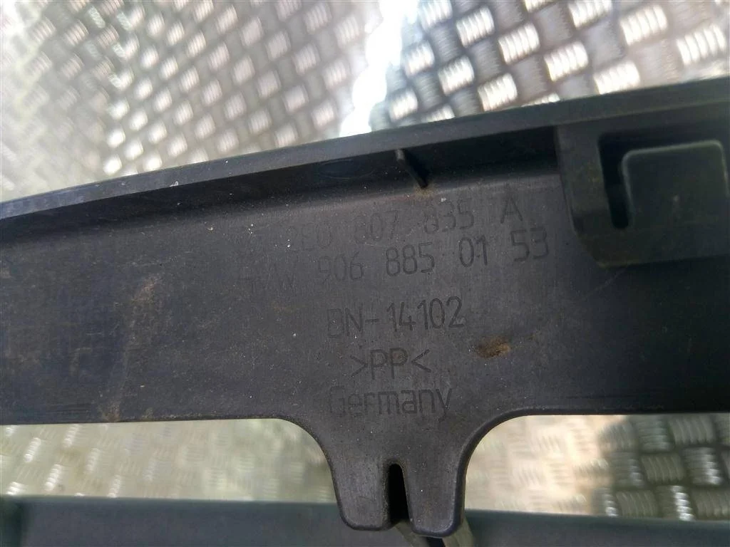 Решетка бампера Volkswagen Crafter I (2006—2011)