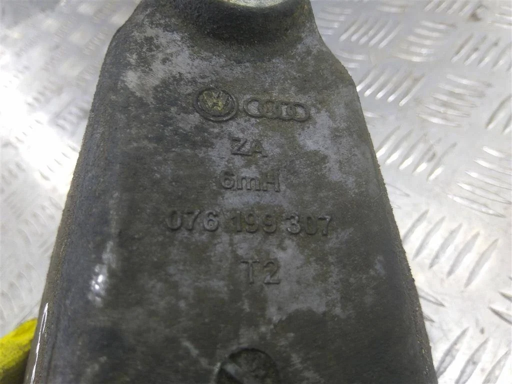 Кронштейн двигателя (ДВС) Volkswagen Crafter I (2