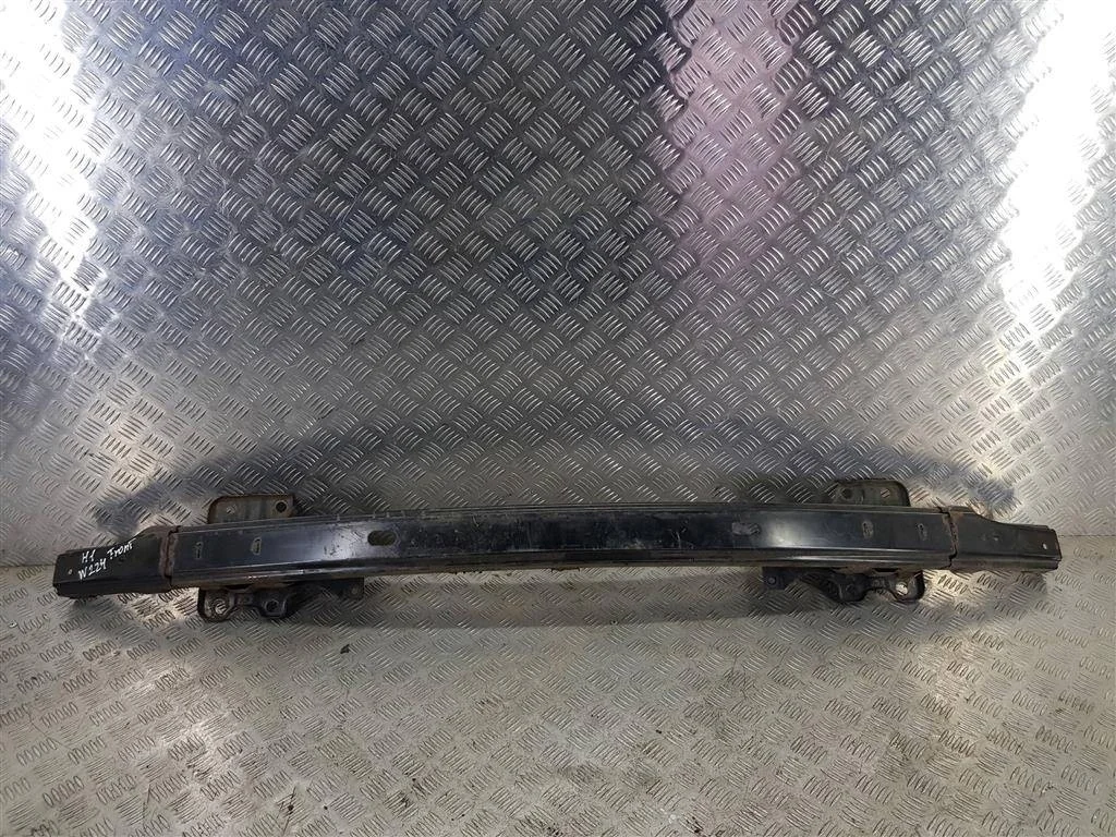 Усилитель бампера передний Hyundai Grand Starex I