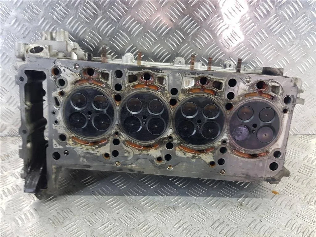 Головка блока цилиндров (ГБЦ) MERCEDES-BENZ Sprin