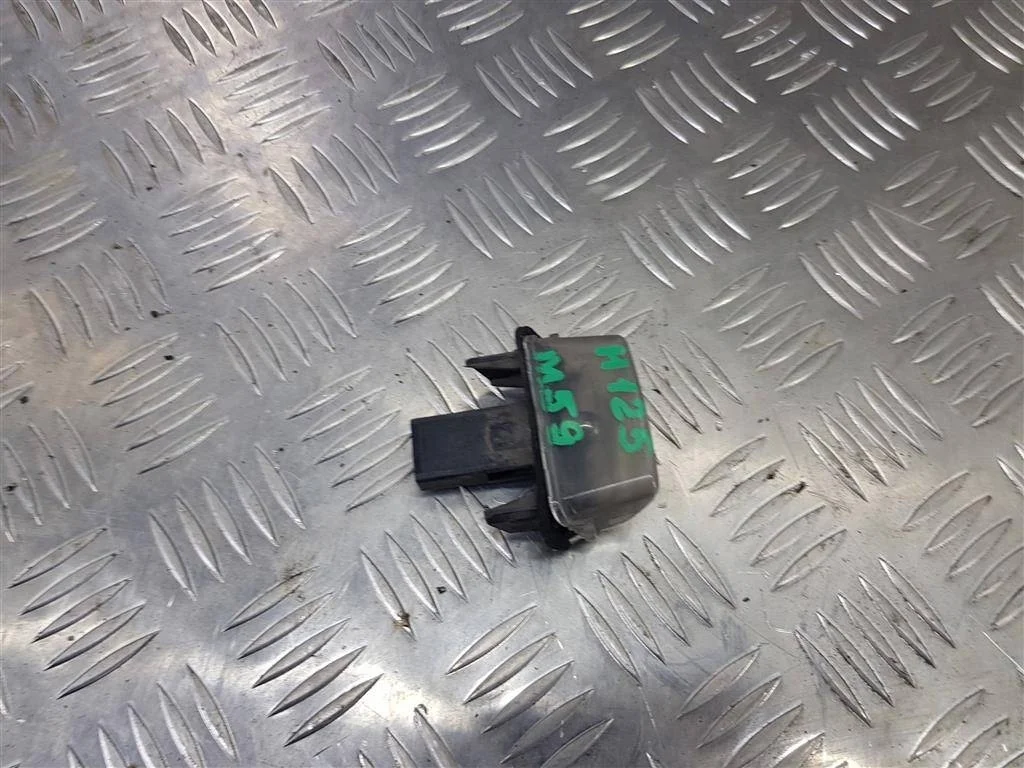 Фонарь номерного знака Peugeot Partner I рестайли