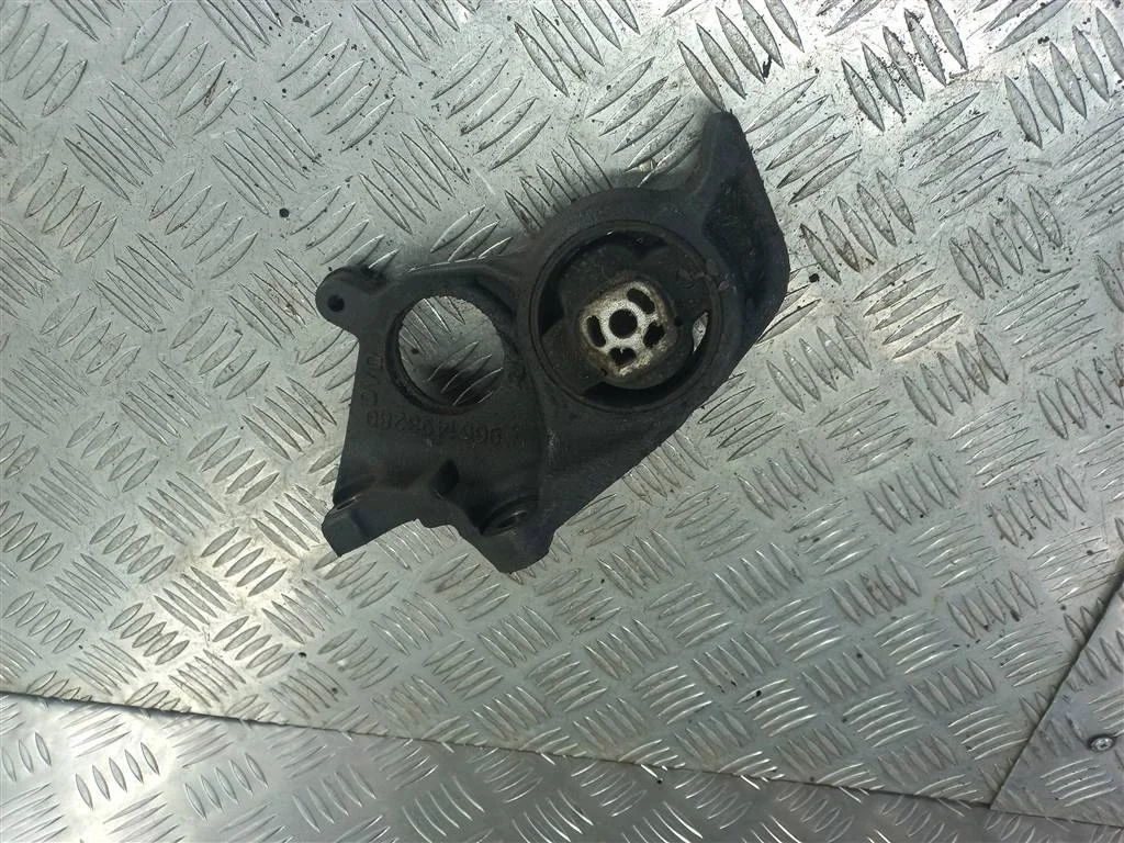 Опора привода правого Citroen Berlingo II (2008—2