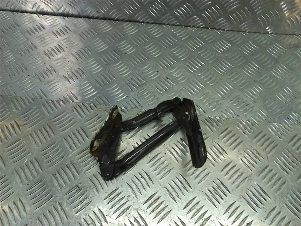 Петля капота левая MERCEDES-BENZ Sprinter W906 (2