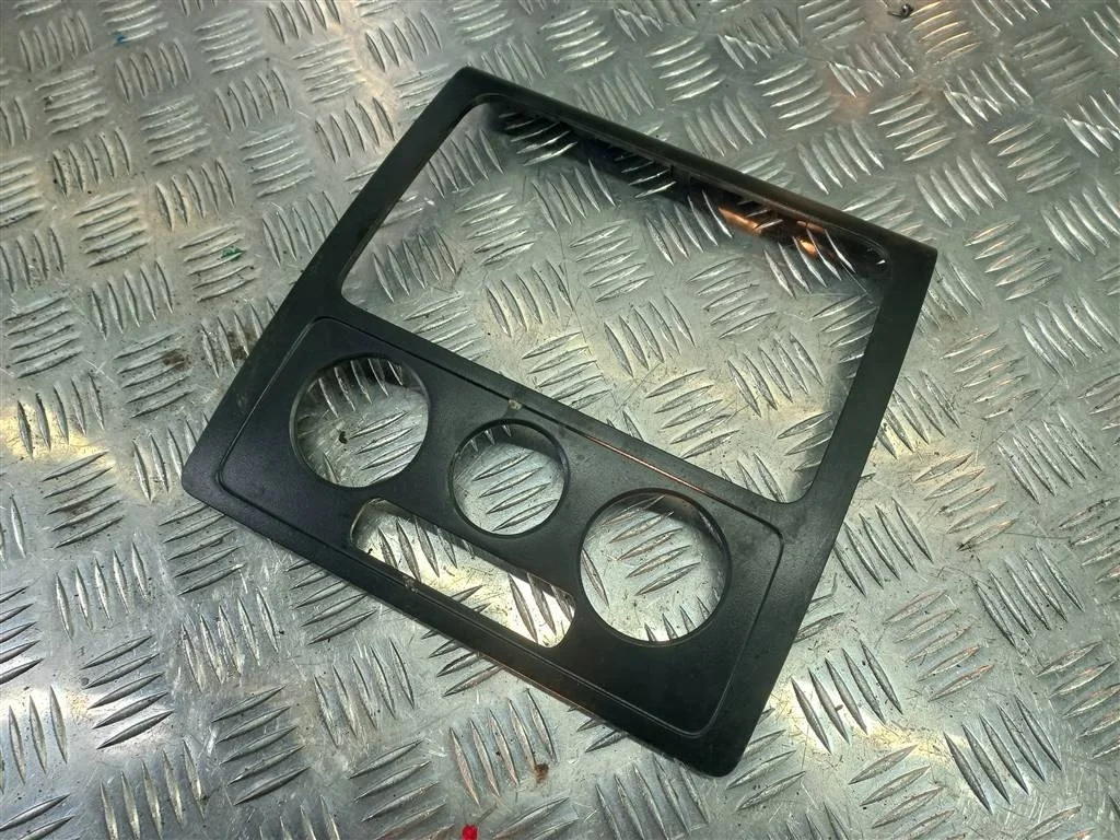 Накладка торпедо Volkswagen Caddy III (2004—2010)