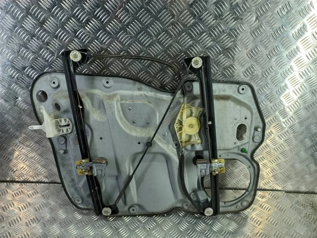 Стеклоподъемник передний левый Volkswagen Caddy I