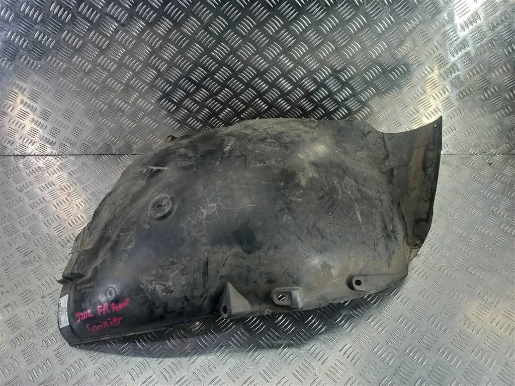 Подкрылок передний правый MERCEDES-BENZ Sprinter