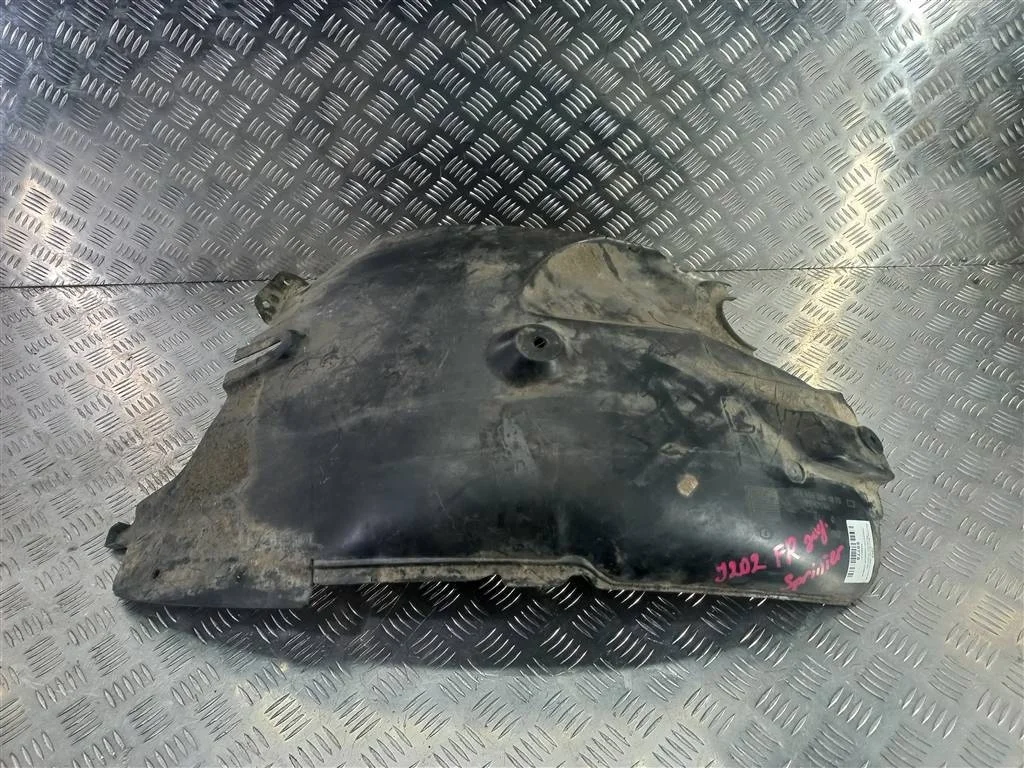 Подкрылок передний правый MERCEDES-BENZ Sprinter