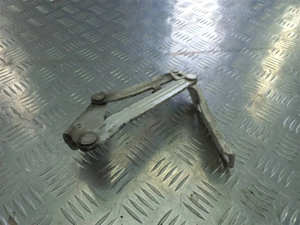 Петля капота правая Volkswagen Crafter I (2006—20