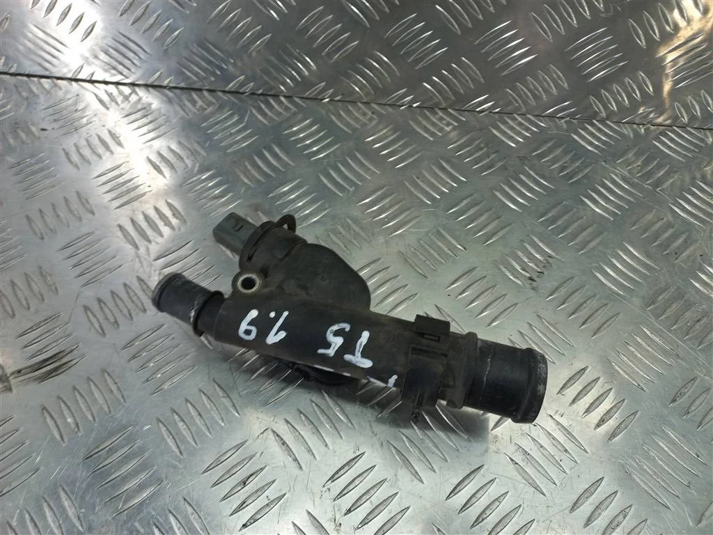 Фланец системы охлаждения Volkswagen Transporter