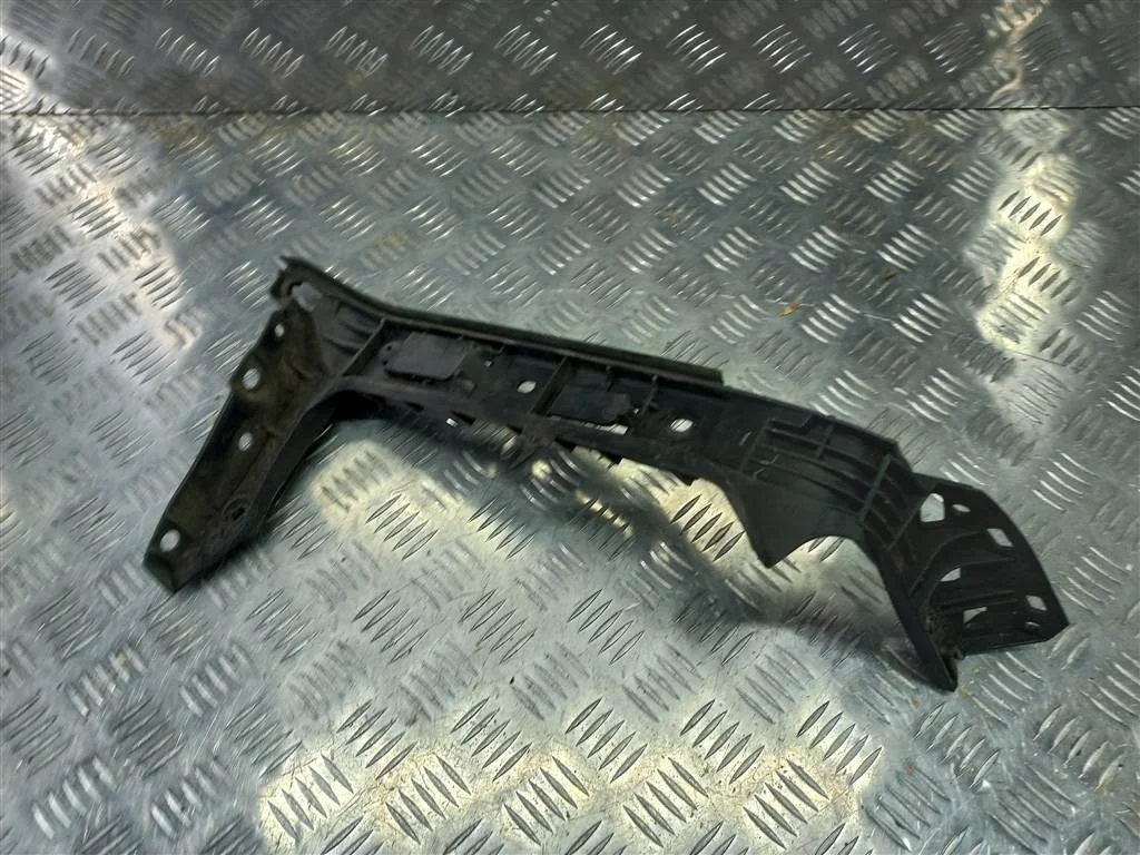 Кронштейн бампера задний Volkswagen Transporter T