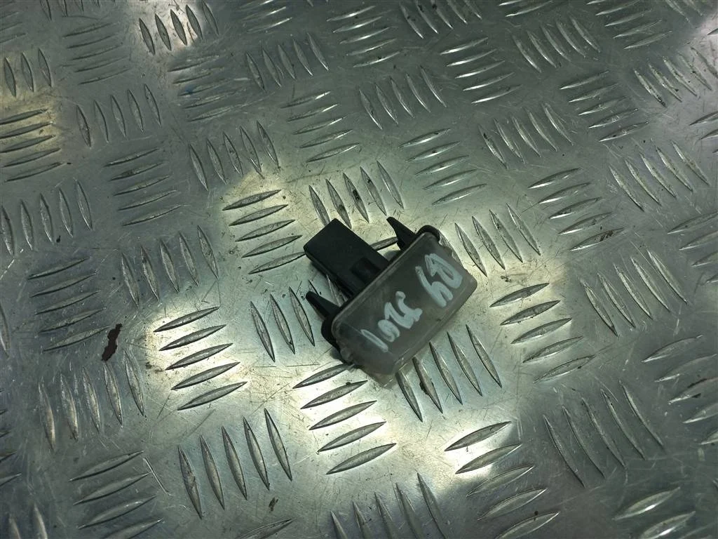 Фонарь номерного знака Peugeot Partner II рестайл