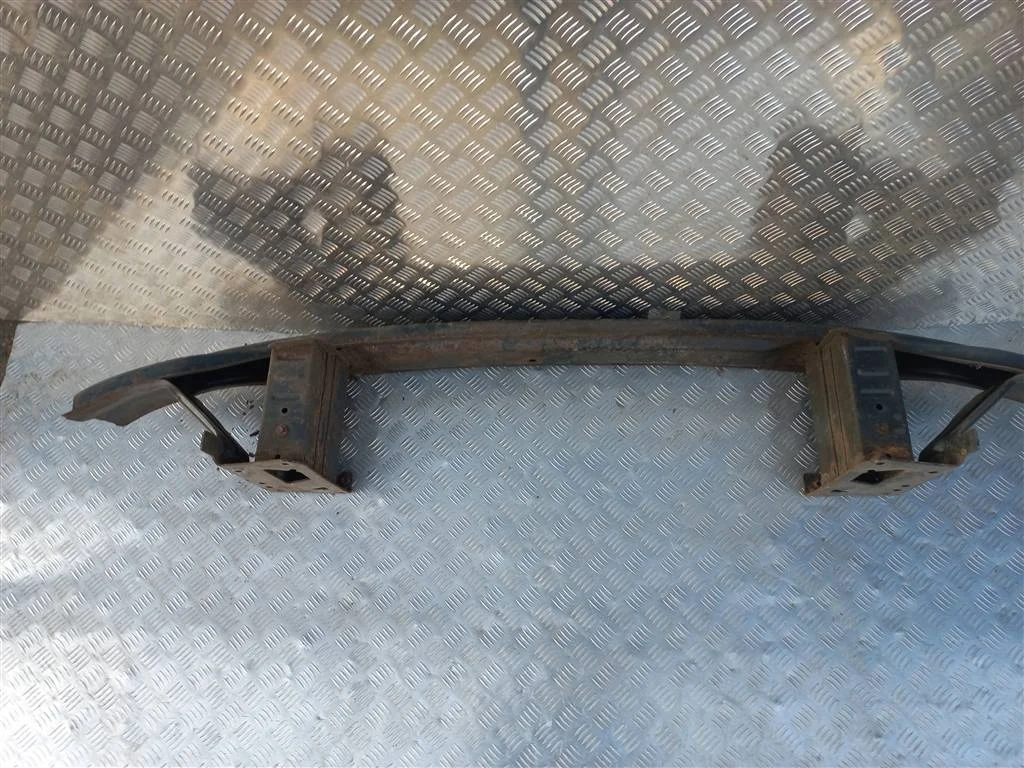 Усилитель бампера передний MERCEDES-BENZ Vito W63