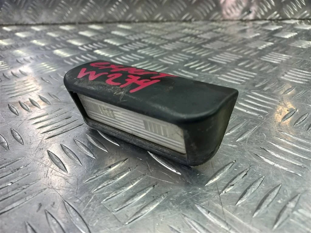 Фонарь номерного знака Peugeot Expert II (2007—20