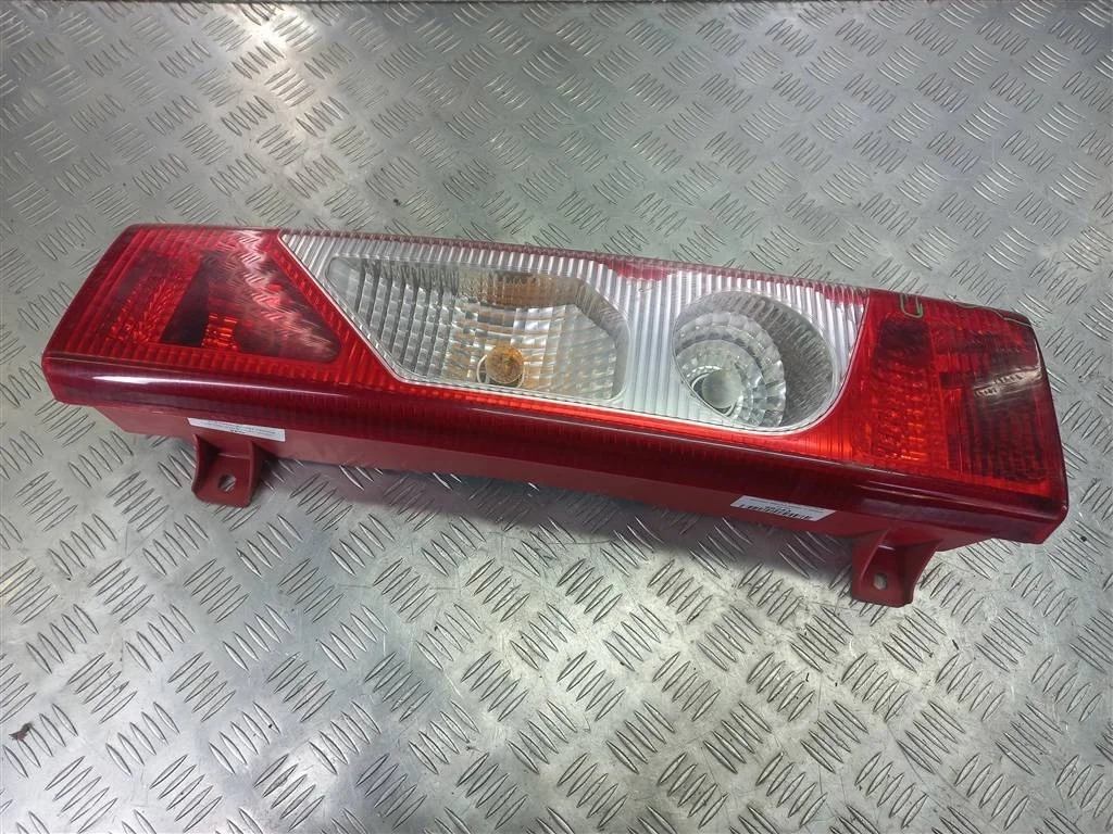 Фонарь задний правый (Фара) Citroen Jumpy II (200