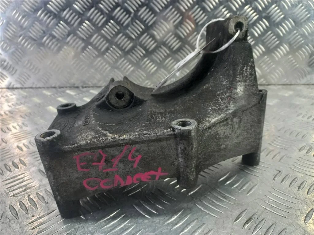 Кронштейн генератора FORD Tourneo Connect I (2002