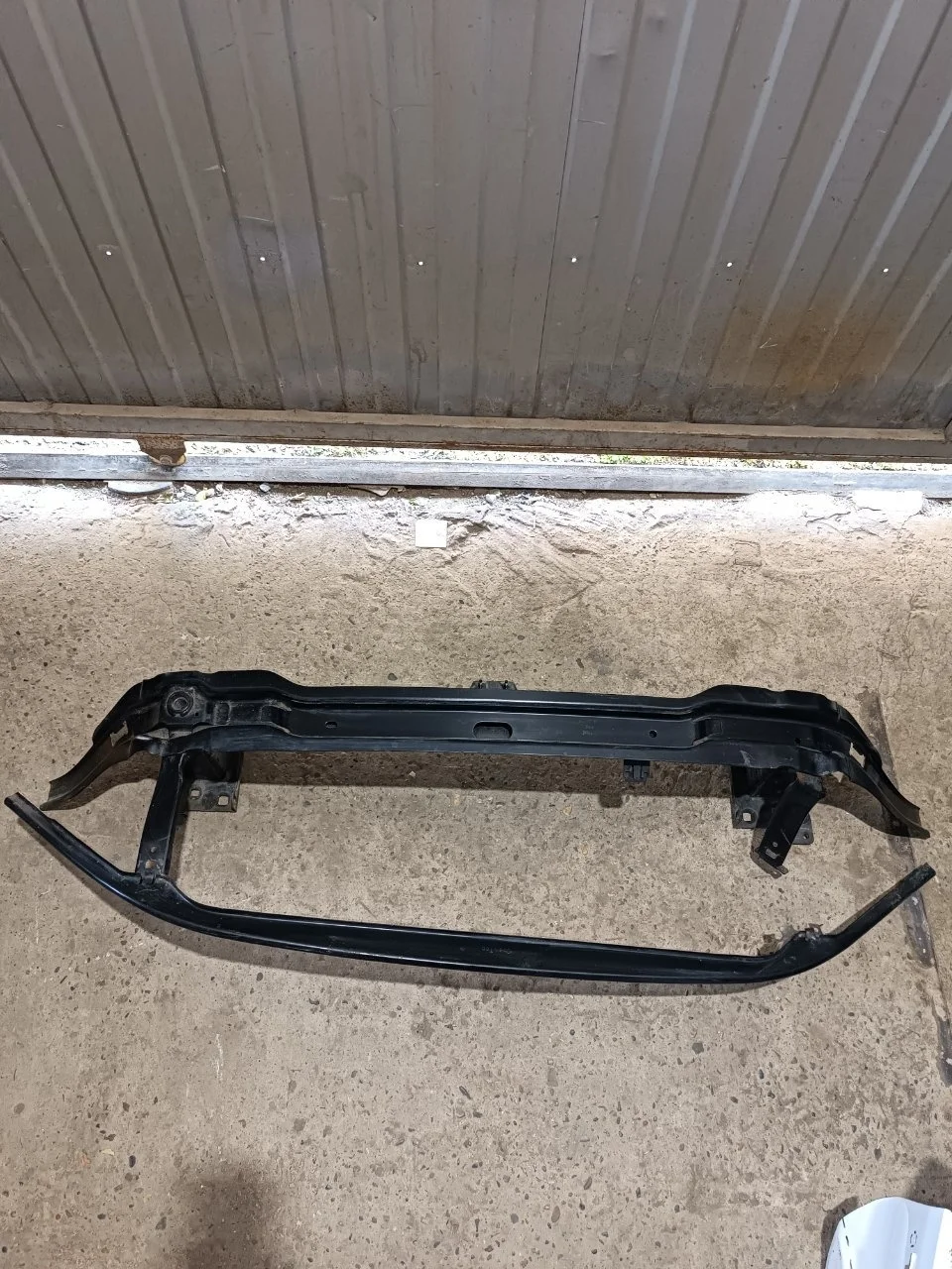 Усилитель бампера нижний Volkswagen Tiguan 2 5NA807611, передний