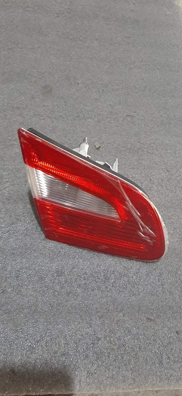Фонарь внутренний Skoda Superb 2 3T5945107, задний левый