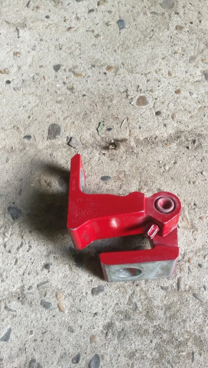 Петля двери Skoda Rapid 2019 8K0831401D, задняя левая