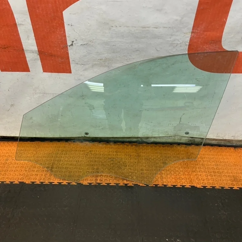 Стекло двери Mercedes-Benz -class 2019 W213