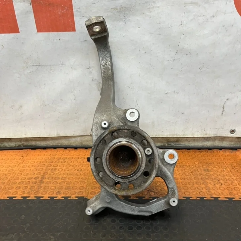 Кулак поворотный Mercedes-Benz -class 2019 W213