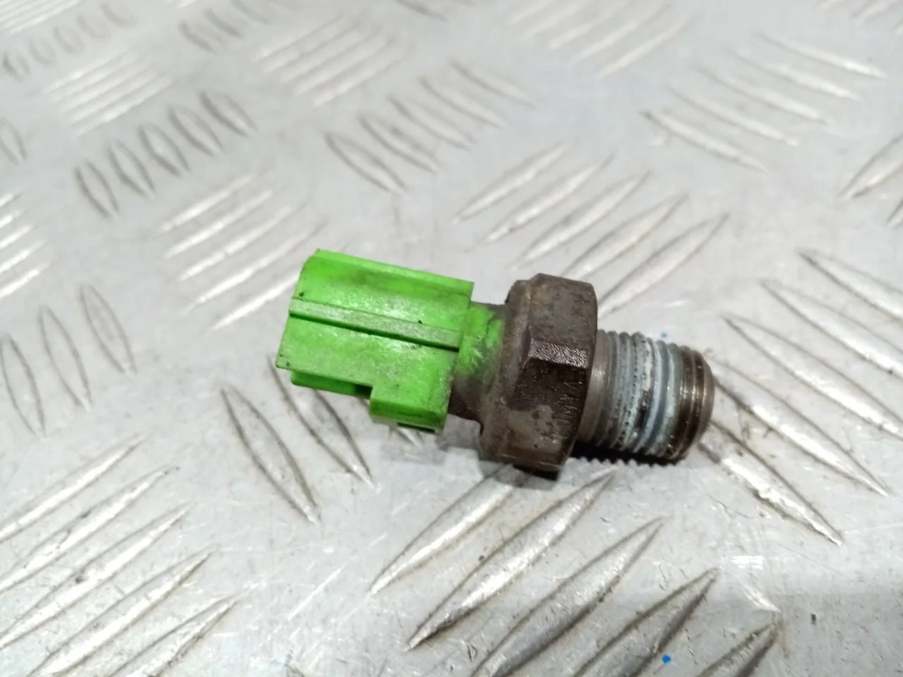 [Б/У] Датчик давления масла Ford [Код: 00618707 ]