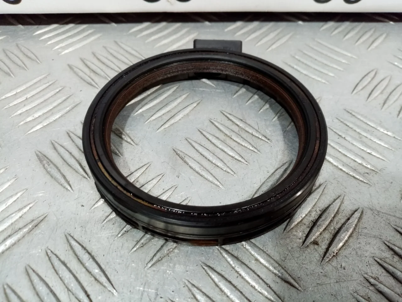 [Б/У] Сальник коленвала задний [Код: 00619246 ]