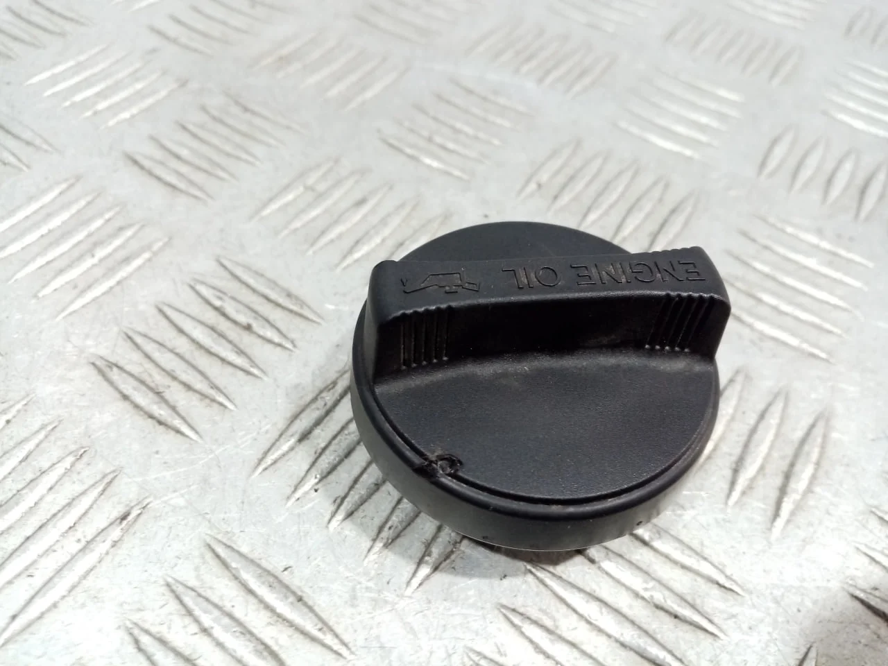 [Б/У] Крышка маслозаливной горловины [Код: 00618141 ]