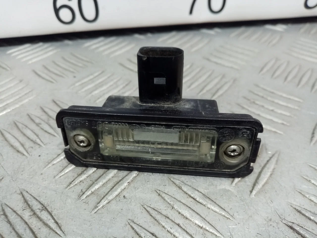[Б/У] Фонарь подсветки номера VAG [Код: 00617931 ]