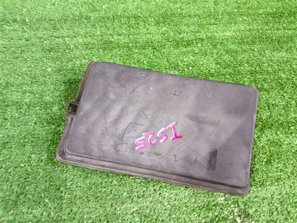 Б.у. крышка блока предохранителей LEXUS IS250 GSE20 LEXUS IS250 GSE20