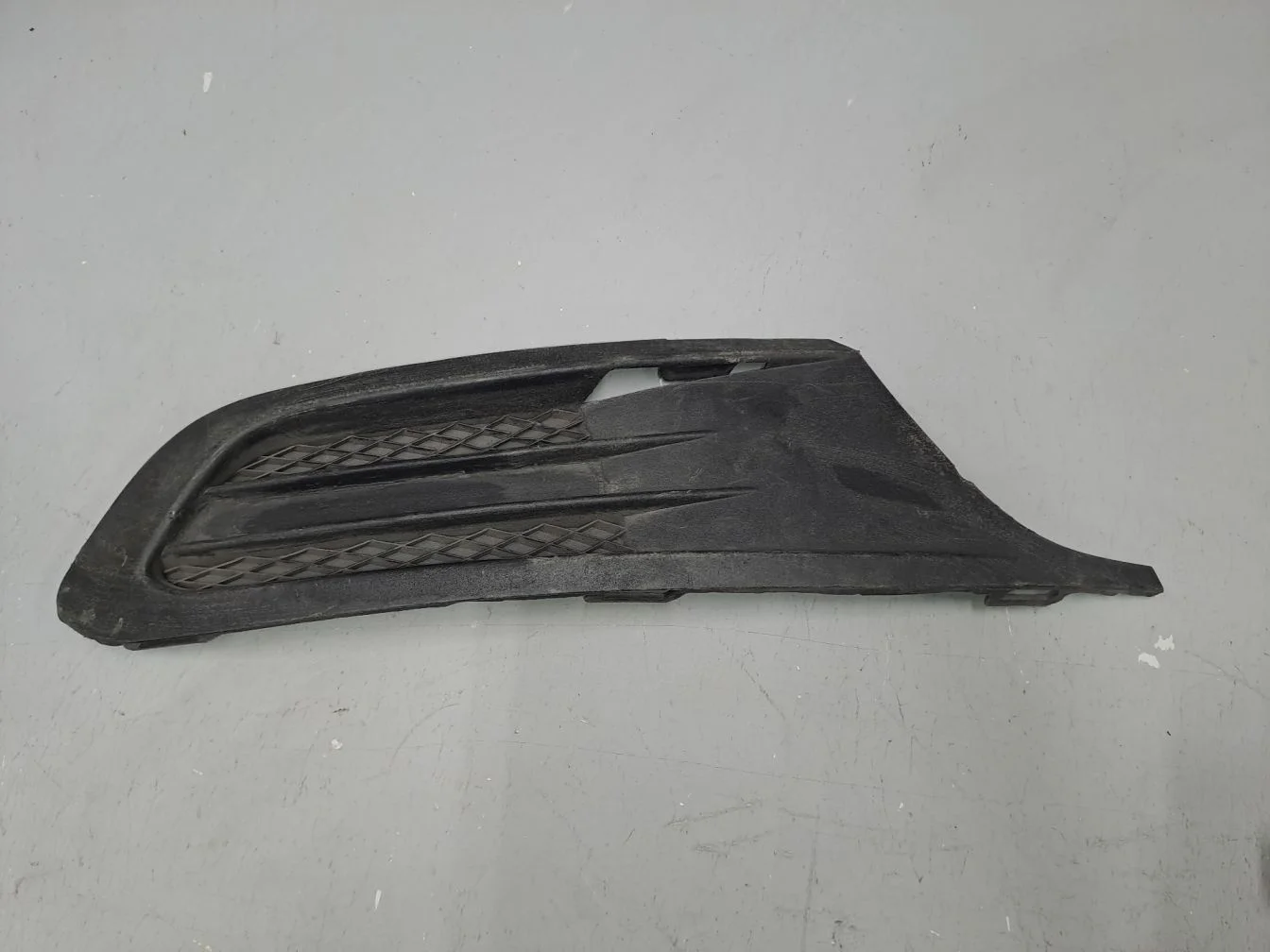 Решётка в бампер правая для Volkswagen Jetta A6 2010-2018