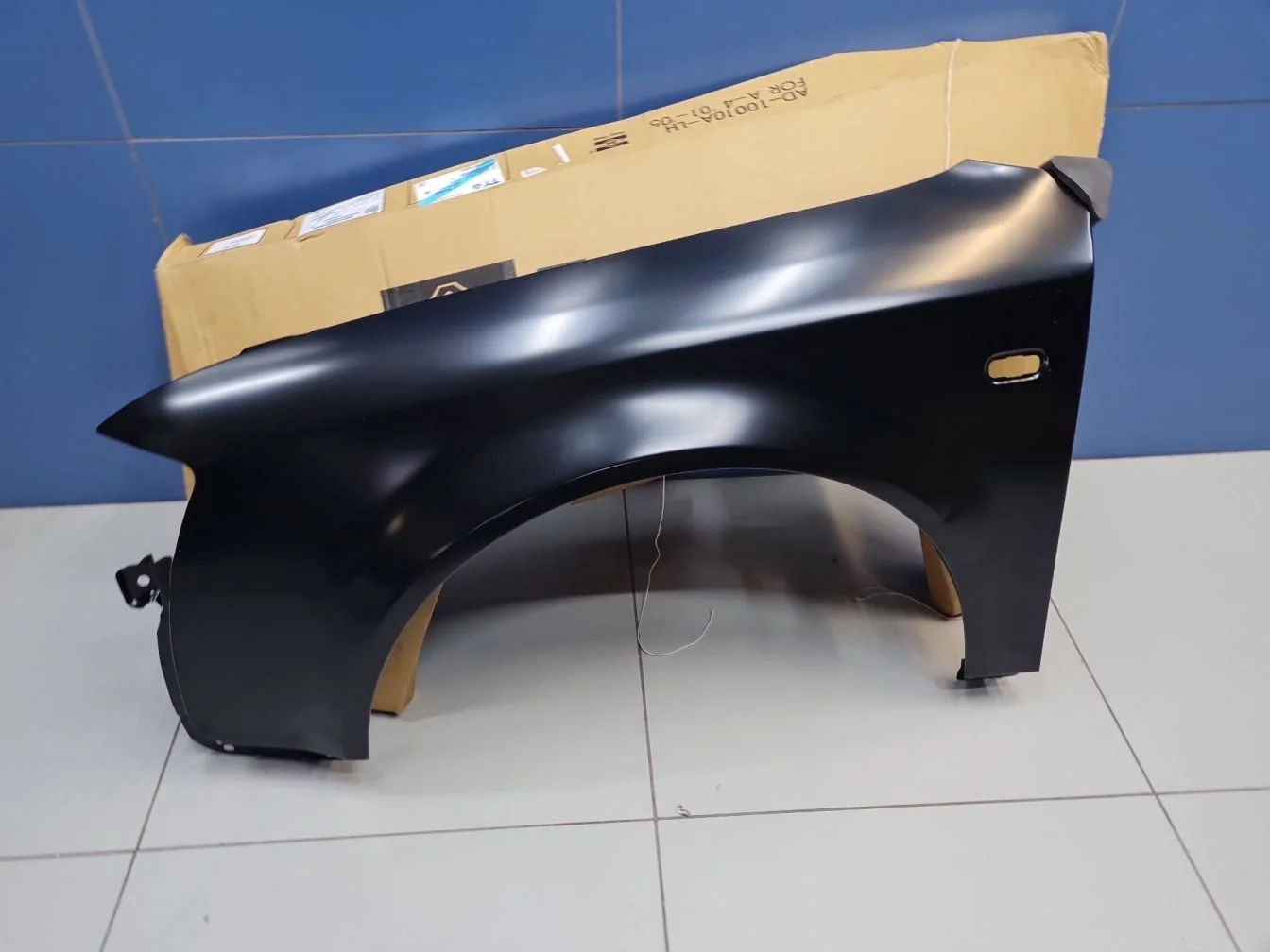 Крыло переднее левое для Audi A4 B6 2000-2006