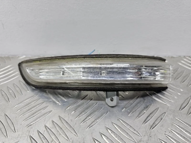 Поворотник зеркала Nissan Teana J32