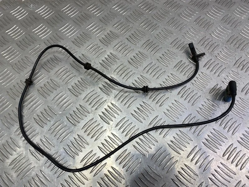 Датчик abs Mercedes W246