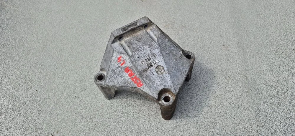 Кронштейн двигателя правый для Opel Astra H