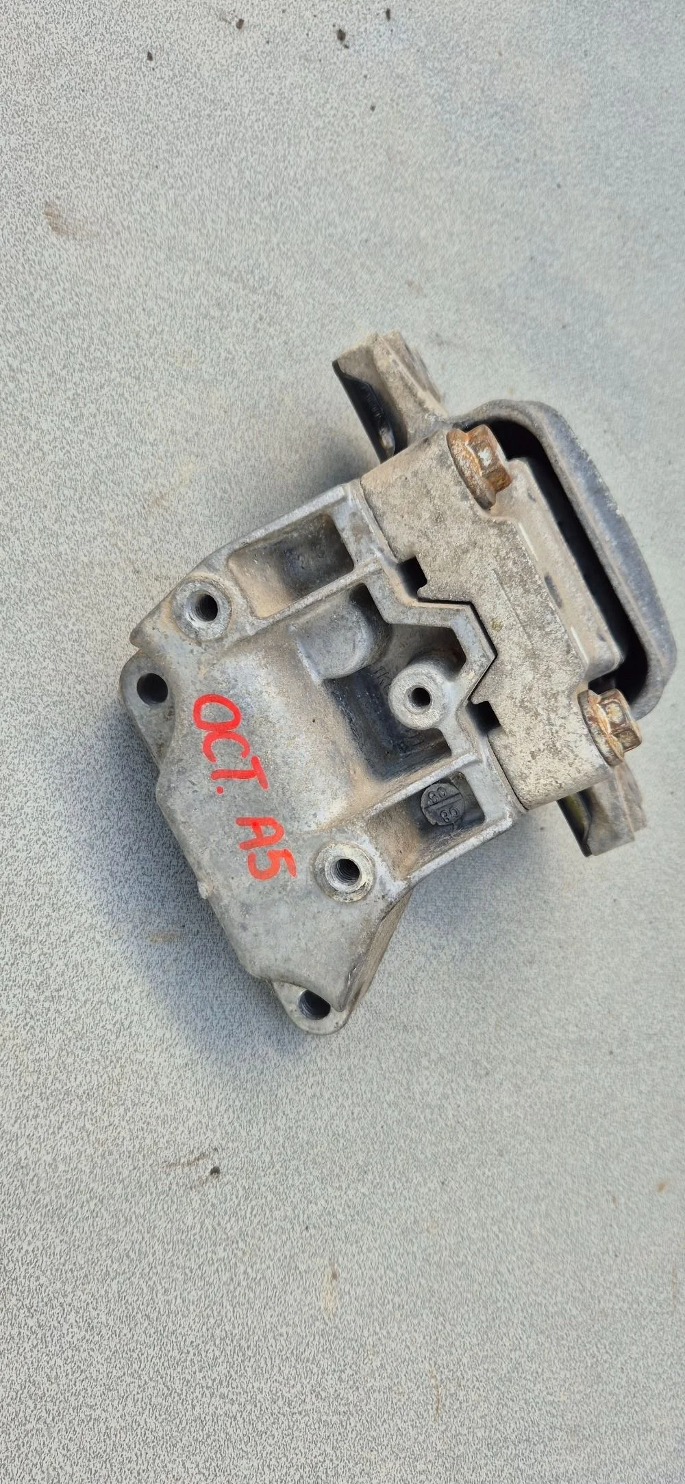 Опора КПП левая  Skoda Octavia (A5 1Z-) 2004-2013