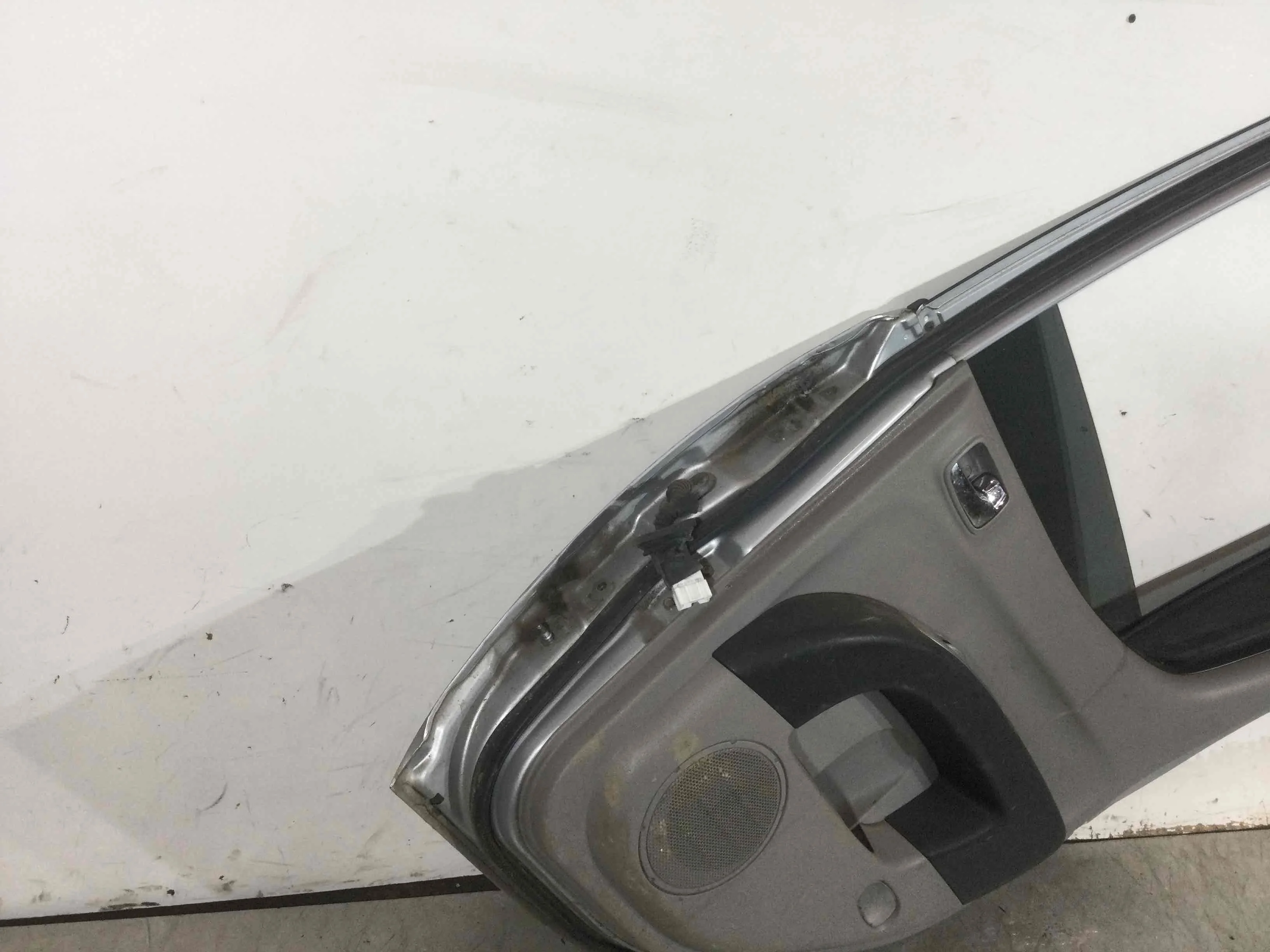 Дверь задняя правая Mitsubishi L200 L200 IV 2005 - 2015 дизель 2.5 TD Автомат Пикап