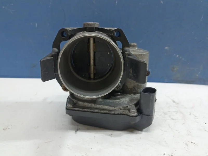 Заслонка дроссельная Skoda Octavia A5 2012 03C133062S 1.4 CAXA