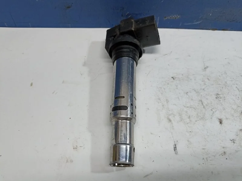 Катушка зажигания Skoda Octavia A5 2012 036905715F 1.4 CAXA
