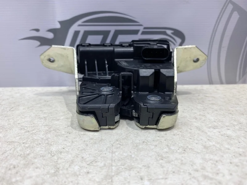 Замок крышки багажника Mercedes-benz GLC 2016 X253