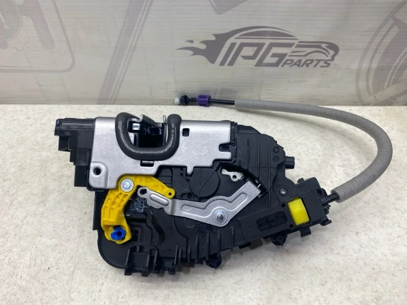 Замок задней правой двери Mercedes-Benz GL X166