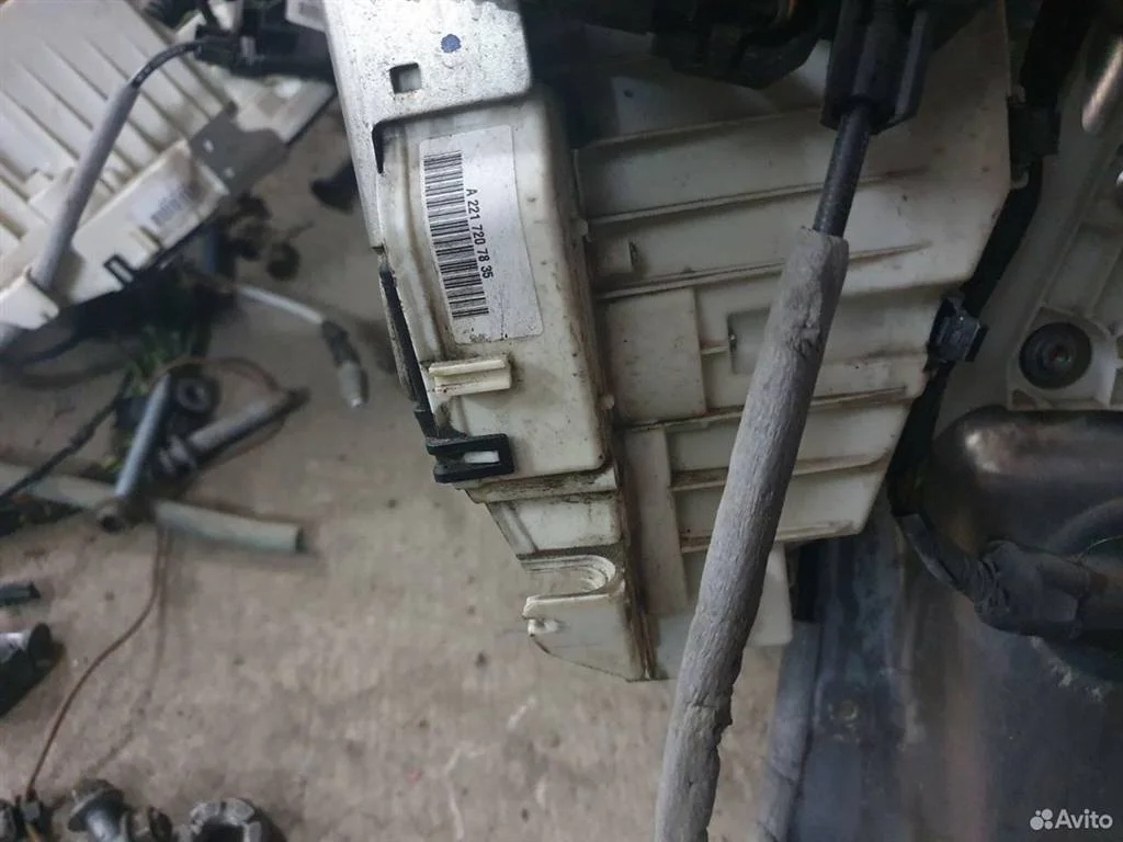 Замок двери передней правой Mercedes-Benz S-класс W221 (2005—2009)